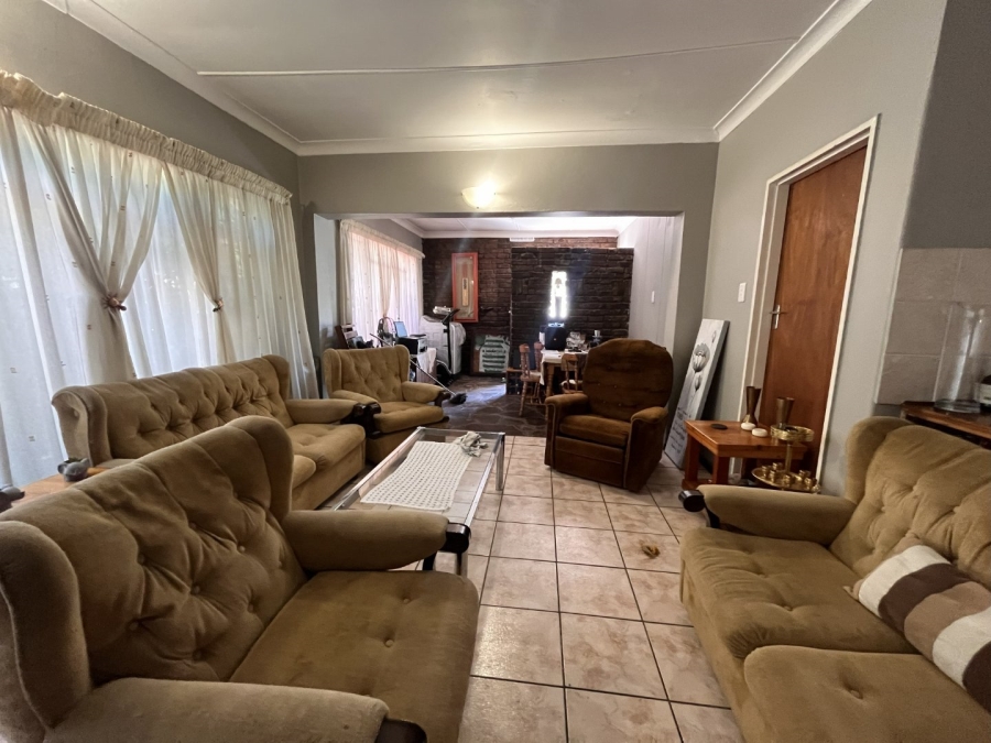 4 Bedroom Property for Sale in Generaal De Wet Free State